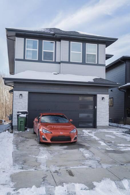 Nyc Loft Inspired •12 Mins To Wem •vintage Arcade Edmonton