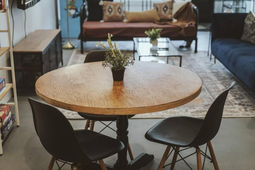 Nyc Loft Inspired •12 Mins To Wem •vintage Arcade Holiday home *