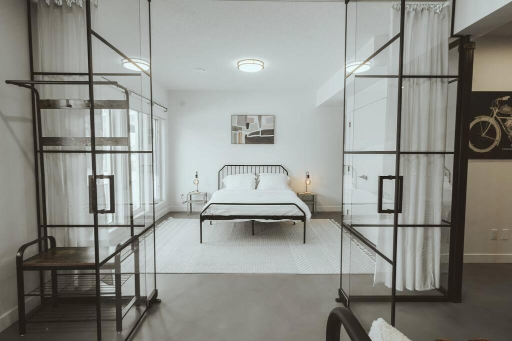 Nyc Loft Inspired •12 Mins To Wem •vintage Arcade * Edmonton