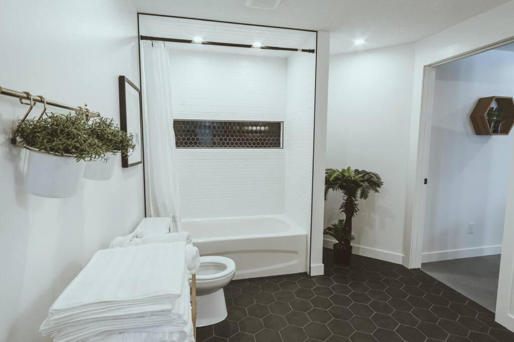 Nyc Loft Inspired •12 Mins To Wem •vintage Arcade